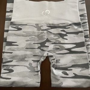 Curves and Combat boots Camo leggings